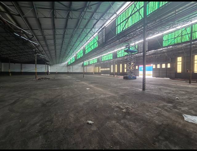 4,831M² WAREHOUSE TO LET IN CLAIRWOOD